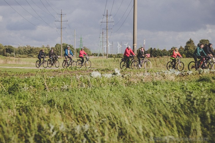 Vairāk nekā 100 riteņbraucēji piedalās dabai draudzīgajā Grobiņas #Velo#Šķiro#Ripo braucienā