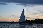 Travelnews.lv ar jahtu «Raido» izbrauc pa Daugavu naksnīgā Rīgas jūras līcī 4