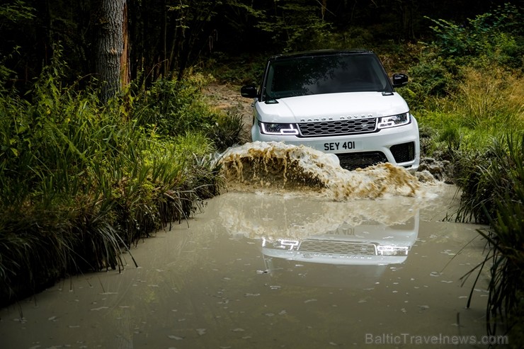 Daudzi autoceļotāji ir pamanījuši jauno Range Rover Sport 208296