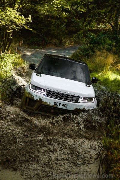 Daudzi autoceļotāji ir pamanījuši jauno Range Rover Sport 208297