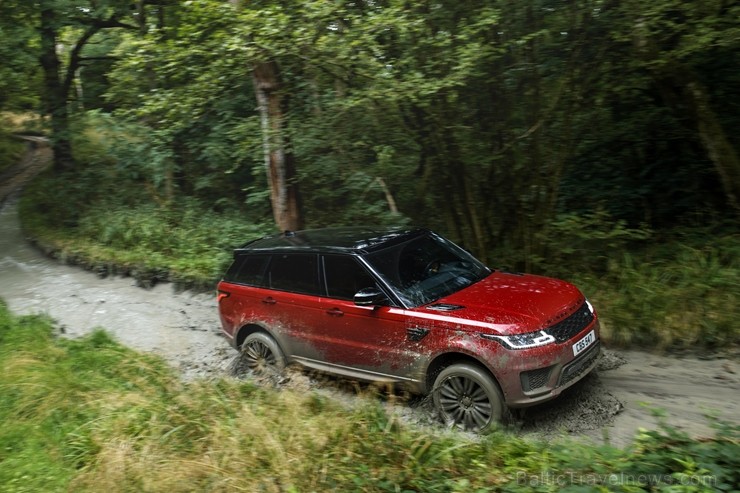 Daudzi autoceļotāji ir pamanījuši jauno Range Rover Sport 208310