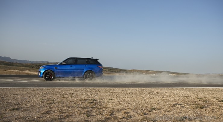 Daudzi autoceļotāji ir pamanījuši jauno Range Rover Sport 208324