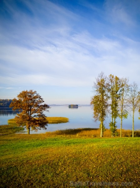 Alūksnē jau var izbaudīt Zelta rudeni. Foto: Māris Pehlaks.