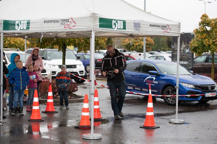 Rīgā aizvada «Latvijas Gada auto 2018» lielo testu dienu. 208933