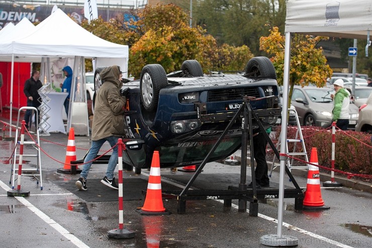 Rīgā aizvada «Latvijas Gada auto 2018» lielo testu dienu. 208934