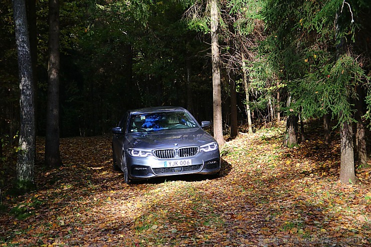 Travelnews.lv apceļo rudenīgo Latviju ar jauno un jaudīgo BMW 5401 208988