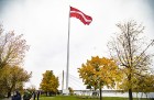 Rīgā atklāts valsts simtgadei veltītais monumentālais Latvijas karoga masts. 4