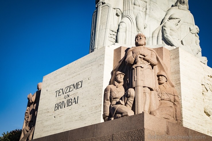 Rīgā svinīgi atklāts restaurētais Brīvības piemineklis 209218