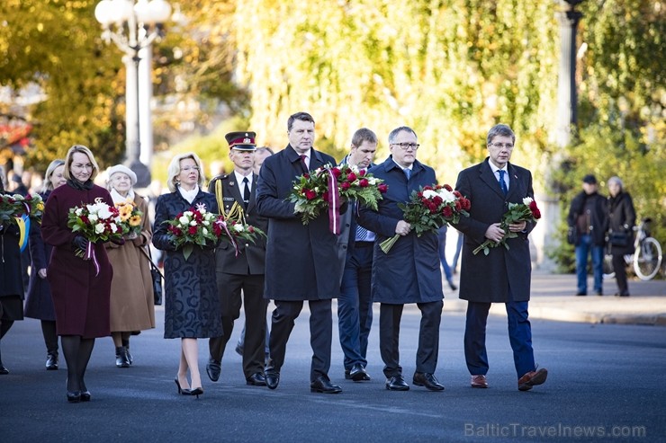 Rīgā svinīgi atklāts restaurētais Brīvības piemineklis 209232