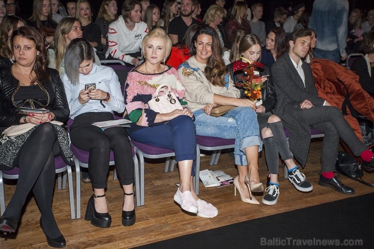 Rīgā pilnā sparā norisinājas «Riga Fashion Week 2017» 209803