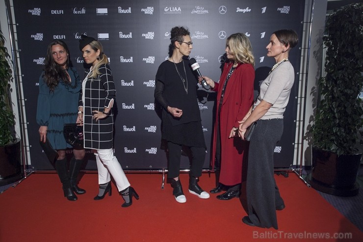 Rīgā pilnā sparā norisinājas «Riga Fashion Week 2017» 209886