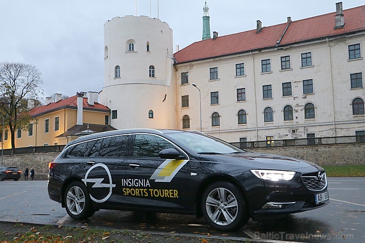 Travelnews.lv apceļo rudenīgo Latviju ar jauno, ekonomisko un ietilpīgo Opel Insignia Sport Tourer