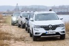 Renault krosoveri dodas Latvijas mežu ceļos. Foto: Gints Ivuškāns 2