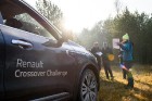 Renault krosoveri dodas Latvijas mežu ceļos. Foto: Gints Ivuškāns 22