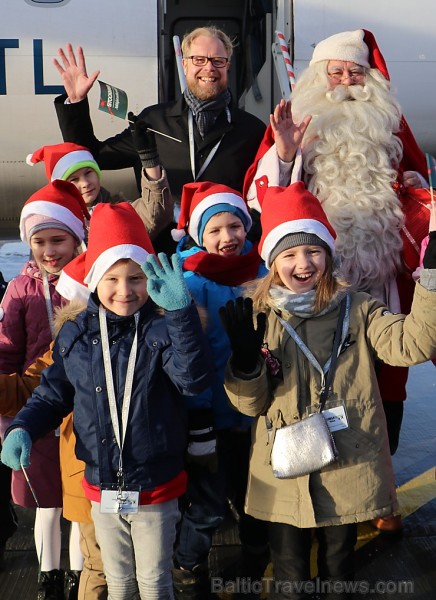 Ar somu lidsabiedsabiedrības «Finnair» lidmašīnu 5.12.2017 Rīgā ielido Ziemassvētku vecītis no Lapzemes Ar somu lidsabiedsabiedrības «Finnair» lidmašīnu 5.12.2017 Rīgā ielido Ziemassvētku vecītis no Lapzemes 212292