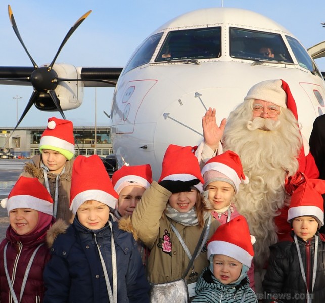 Ar somu lidsabiedsabiedrības «Finnair» lidmašīnu 5.12.2017 Rīgā ielido Ziemassvētku vecītis no Lapzemes Ar somu lidsabiedsabiedrības «Finnair» lidmašīnu 5.12.2017 Rīgā ielido Ziemassvētku vecītis no Lapzemes 212296