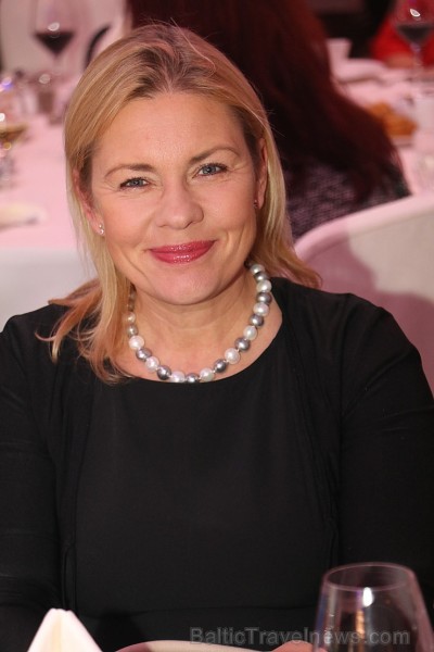 Somijas lidsabiedrības «Finnair» iepazīstina Latvijas tūrisma aģentus ar īstu Ziemassvētku vecīti Somijas lidsabiedrības «Finnair» iepazīstina Latvijas tūrisma aģentus ar īstu Ziemassvētku vecīti 212470