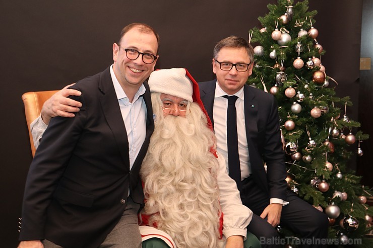 Somijas lidsabiedrības «Finnair» iepazīstina Latvijas tūrisma aģentus ar īstu Ziemassvētku vecīti Somijas lidsabiedrības «Finnair» iepazīstina Latvijas tūrisma aģentus ar īstu Ziemassvētku vecīti 212490