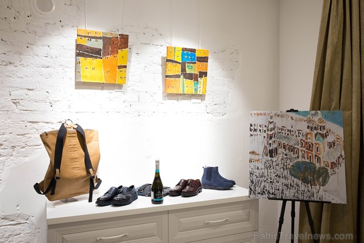 Rīgā atklāta itāļu mākslinieka Mateo Boato gleznu izstāde «DANCING HOUSES» 212566