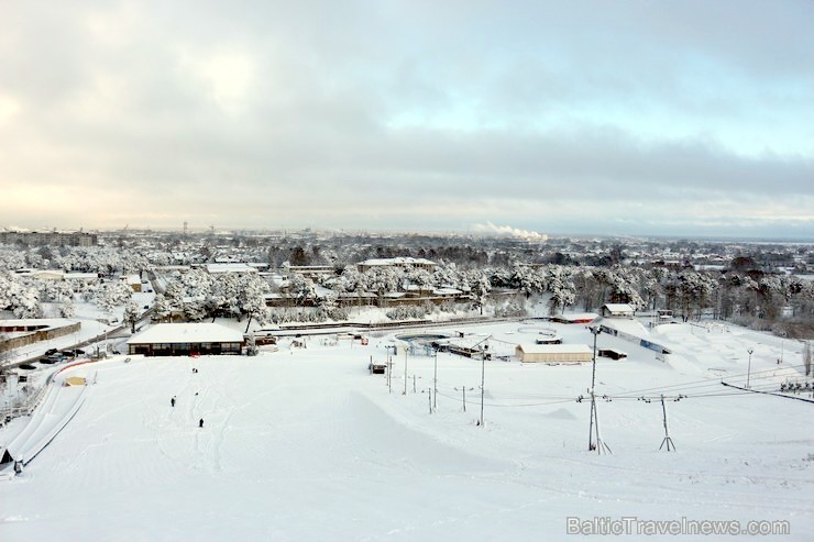 Ventspils «Lemberga hūtē» bauda sniegu, bet gaida salu, lai tas varētu noturēties