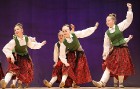 Ogres Kultūras centrā 16.12.2017 dejo jauniešu un bērnu studija Pīlādzītis un TDA Ogre 68