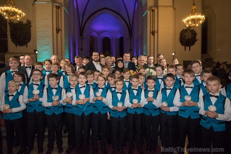 Rīgā izskan tradicionālais Ineses Galantes Ziemassvētku koncerts 213436