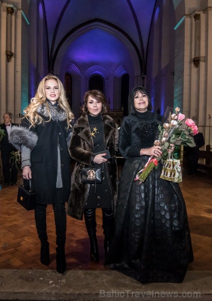 Rīgā izskan tradicionālais Ineses Galantes Ziemassvētku koncerts 213445