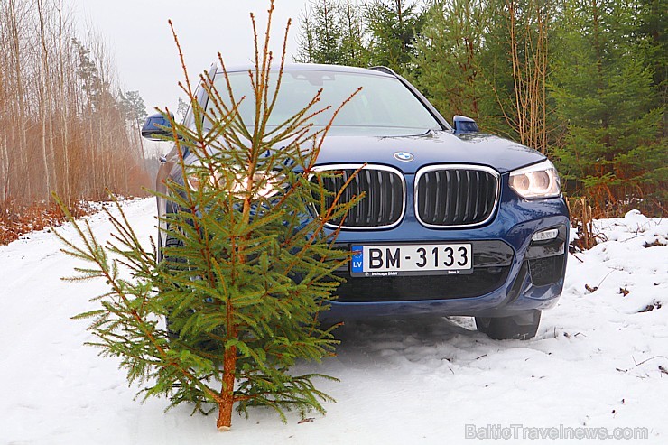 Travelnews.lv dodas pēc Ziemassvētku eglītes mežā ar jauno BMW X3 xDrive20d 213614