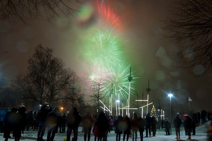 Ventspils  Lielajā laukumā krāšņi sagaida Jauno gadu 214282