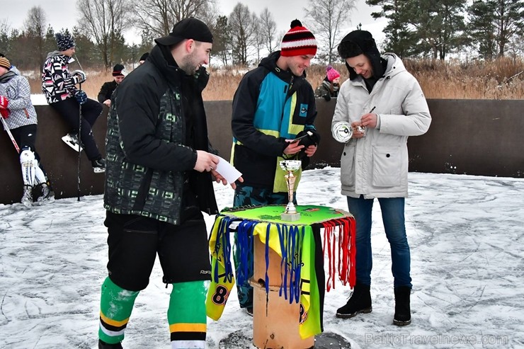 Uz Jēkabpils Radžu ūdenskrātuves ledus cīnās par «Lūšu kausu 2018» 215027