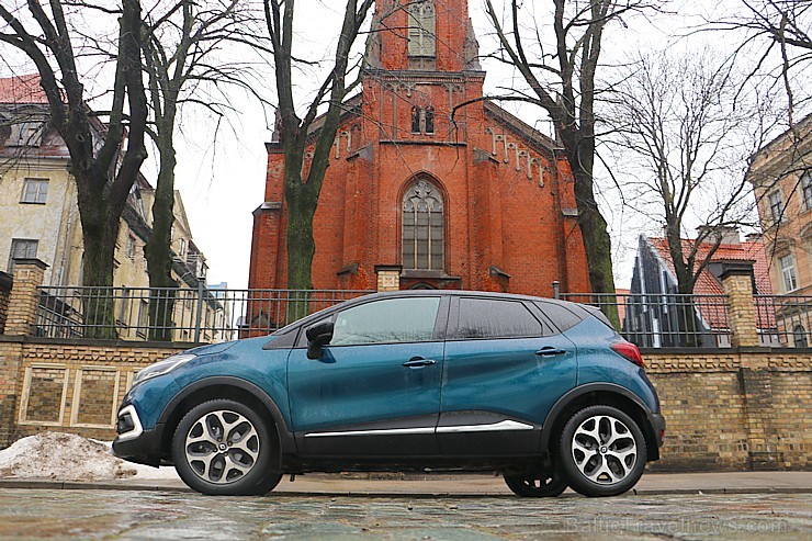 Travelnews.lv apceļo Latvijas galvaspilsētu ar Renault Captur 215218