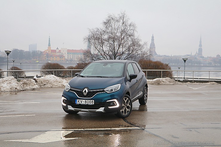 Travelnews.lv apceļo Latvijas galvaspilsētu ar Renault Captur 215223