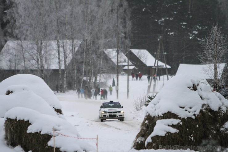 Aizraujošās, sniegotās cīņās aizvada «Rallijs Sarma 2018»