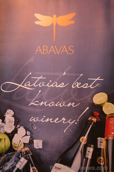 Travelnews.lv viesojas pie ABAVAS ģimenes vīna darītavas saimniekiem