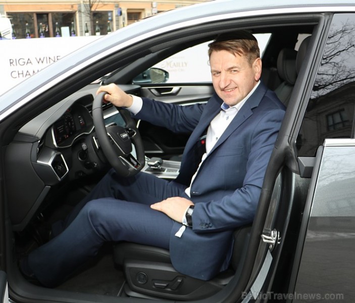 Latvijas Nacionālais mākslas muzejā jaunais «Audi A7 Sportback» prezentējas ar labāko šampanieti Latvijas Nacionālais mākslas muzejā jaunais «Audi A7 Sportback» prezentējas ar labāko šampanieti 218567