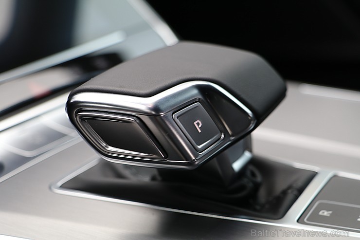 Latvijas Nacionālais mākslas muzejā jaunais «Audi A7 Sportback» prezentējas ar labāko šampanieti Latvijas Nacionālais mākslas muzejā jaunais «Audi A7 Sportback» prezentējas ar labāko šampanieti 218569