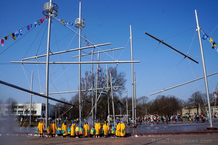 Ventspilī norisinās lielākās strūklakas «Fregate Valzivs»  modināšana