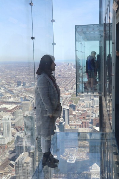 Travelnews.lv apmeklē Čikāgas augstākās ēkas Vilisa torņa skata platformu «Skydeck Chicago». Atbalsta: Finnair 221866