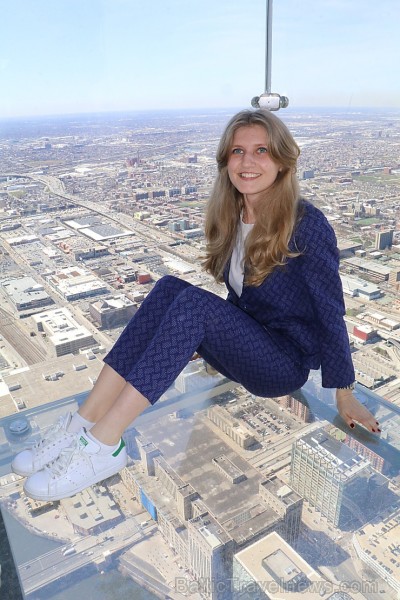 Travelnews.lv apmeklē Čikāgas augstākās ēkas Vilisa torņa skata platformu «Skydeck Chicago». Atbalsta: Finnair 221873