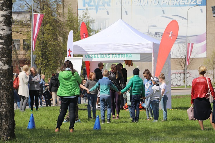 4. maija svētki VEF pilsētā izklaidē rīdziniekus un pilsētas viesus. Atbalsta Elkor Plaza