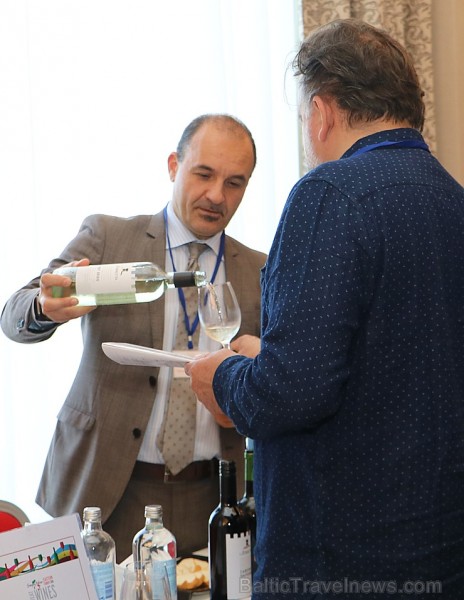 Vīna pazinēji 8.05.2018 iepazīst «Simply Italian Great Wines» prezentētos vīnus no Itālijas, ko organizē «B2B Baltic Travel» un «International Event & 222390