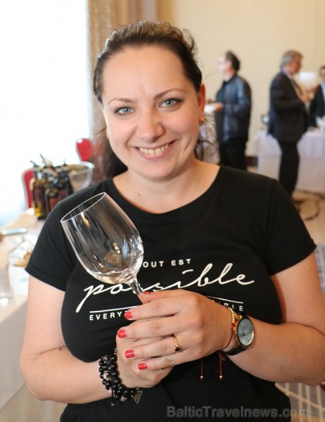 Vīna pazinēji 8.05.2018 iepazīst «Simply Italian Great Wines» prezentētos vīnus no Itālijas, ko organizē «B2B Baltic Travel» un «International Event & 222397