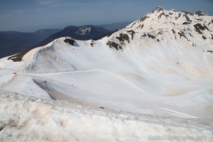 Travelnews.lv izbauda Soču kalnu ainavas no «Rosa Khutor» slēpošanas trasēm 222629