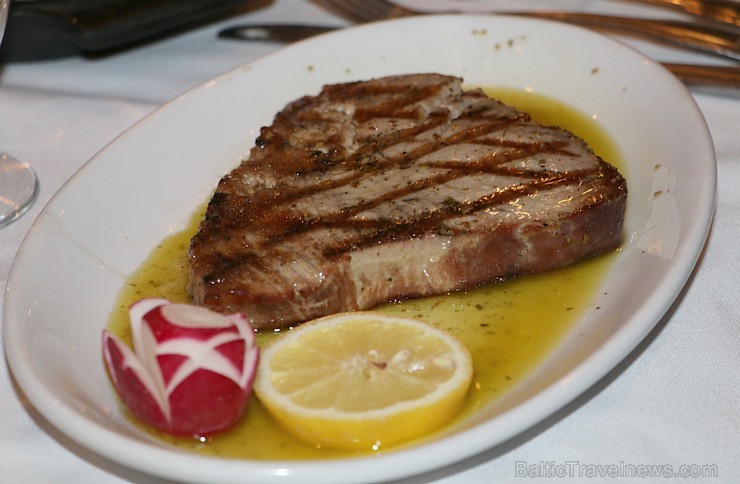 Travelnews.lv iepazīst grieķu restorānu «Santorini» Čikāgā. Atbalsta: Finnair