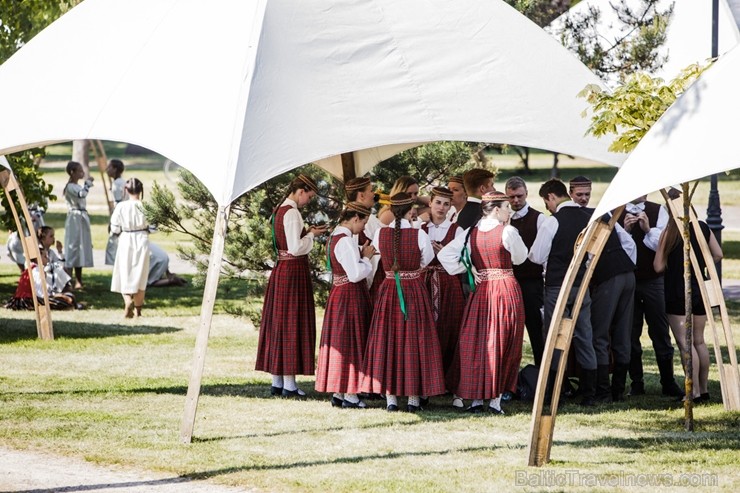 753. dzimšanas dienā Jelgavas iedzīvotāji un viesi varēja baudīt plašu izklaides un kultūras programu 753. dzimšanas dienā Jelgavas iedzīvotāji un viesi varēja baudīt plašu izklaides un kultūras programu 223972