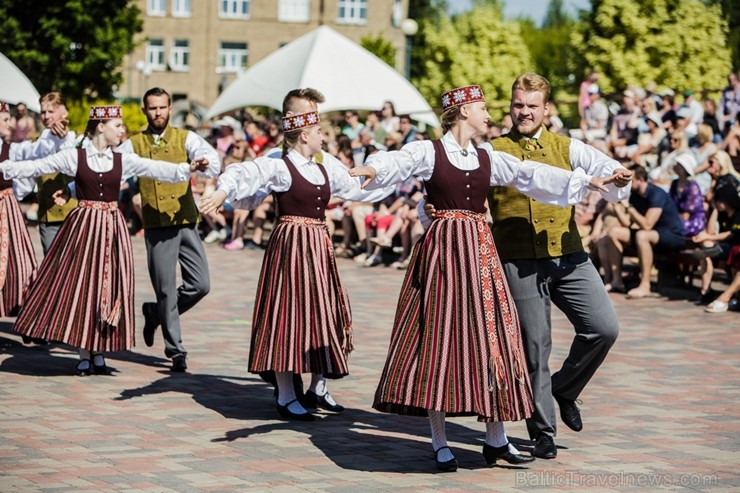 753. dzimšanas dienā Jelgavas iedzīvotāji un viesi varēja baudīt plašu izklaides un kultūras programu 223977