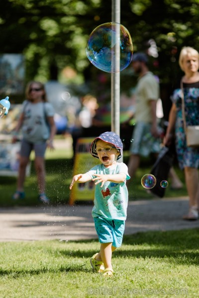 753. dzimšanas dienā Jelgavas iedzīvotāji un viesi varēja baudīt plašu izklaides un kultūras programu 753. dzimšanas dienā Jelgavas iedzīvotāji un viesi varēja baudīt plašu izklaides un kultūras programu 224003