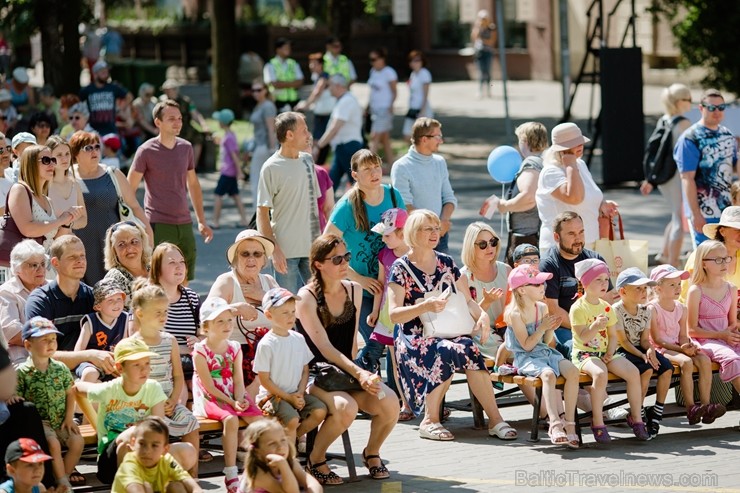 753. dzimšanas dienā Jelgavas iedzīvotāji un viesi varēja baudīt plašu izklaides un kultūras programu 