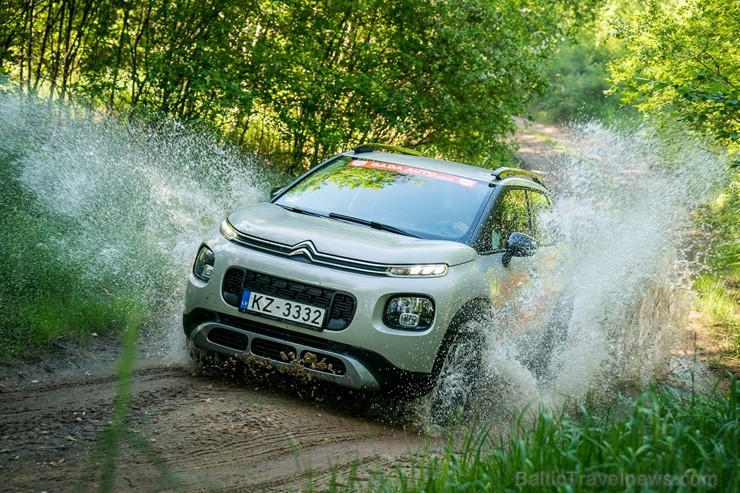 Turaidā izmēģina pirmos 11 «Latvijas Gada auto 2019»  konkursam pieteiktos automobiļus 224381