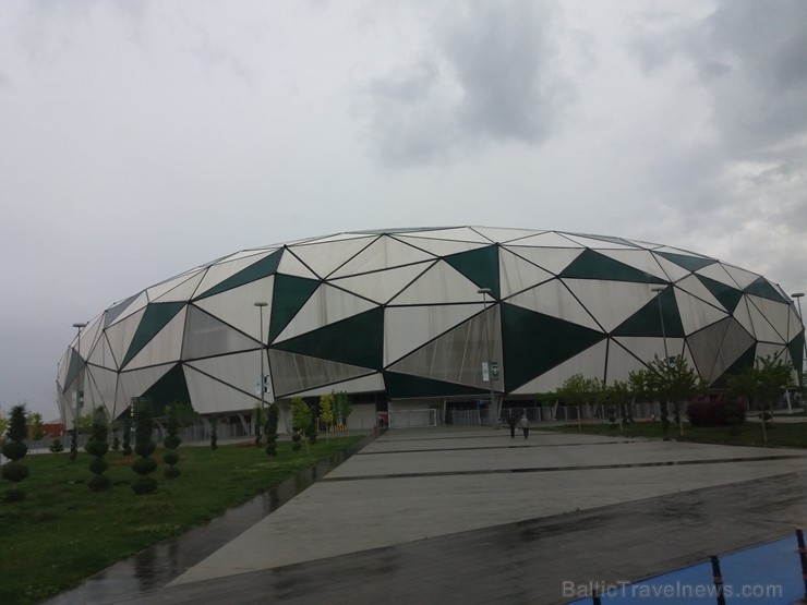 Pilsēta ar milzīgiem tempiem aug un attīstās. Par to liecina supermodernais futbola stadions, kas atklāts 2014.gadā un var satilpināt 42 276 apmeklētā Pilsēta ar milzīgiem tempiem aug un attīstās. Par to liecina supermodernais futbola stadions, kas atklāts 2014.gadā un var satilpināt 42 276 apmeklētā 224545